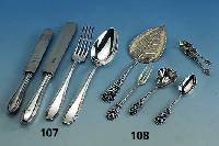 21-teiliges Kaffeebesteck in der Art der Hildesheimer Rose, 800/835er und Silber gepr., best. aus: 5 KaffeelÖffel, 6 TeelÖffel, 6 Kuchengabeln, ...