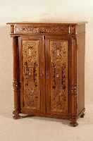 Vertiko, deutsch, um 1880, Korpus Weichholz, Nußbaumfurnier gespiegelt, geschnitzte FÜllungen und Schubladenfront, restauriert und neu lackiert, ...