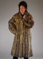 Fuchsmantel, Gr. 40/42, schwarzes Innenfutter, Reverskragen, RÜckenl. ca. 119 cm, wenig getragen, 2 Einschubtaschen