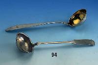 Zwei Suppenkellen, deutsch, um 1830-40, 11- bzw. 12-lÖtiges Silber, 1 x Spatenform mit Monogramm C.A., Kelle in Treibarbeit, L. ca. 35 cm, 1 x mit ...
