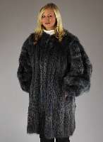 Blaufuchs-Longjacke, Gr. 44/46, 2 Einschubtaschen, Stehkragen, Zierknopf an Kragen., RÜckenl. ca. 87 cm