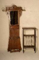 Wandgarderobe, Frankreich, um 1905, Jugend- stil, Eiche massiv, facettieter Spiegel, original BeschlÄge, Originalzustand, leichte ...