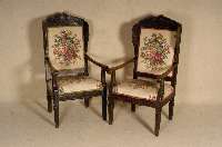 Stuhlsessel, wohl deutsch, um 1900/05, Eiche massiv, geschweift, im Stil des SpÄtbieder- meier mit Barockelementen, abstrakt florale ...