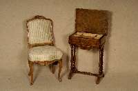 NÄhtisch, deutsch, um 1890, GrÜnderzeit, Korpus Weichholz/Hartholz, Wurzelnußfurnier, z.T. gespiegelt, aufgesetzte Leisten, Renais- sancestil, ...