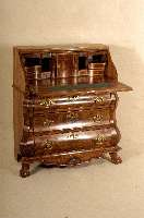 BarockstilsekretÄr, Holland, Korpus Weichholz/Hartholz, Wurzelnußfurnier, z.T. gespiegelt, schÖnes Furnierbild, Kanten abgeflacht, ...