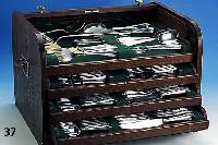 Besteck fÜr 12 Personen, 90er Silberauflage, 30er Jahre, best. aus: 12 Menuemesser, 12 Menuegabeln, 12 MenuelÖffel, 12 KaffeelÖffel, 12 ...