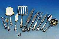 Besteck fÜr 12 Personen, deutsch, 800er Silber, 30er Jahre, Lutz & Weiss, Pforzheim, best. aus: 12 Messer (Griffe ge- fÜllt, Klingen Stahl), 12 ...