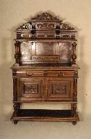 Anrichte mit Prunkaufsatz, Frankreich, um 1870, Eiche massiv, Front mit klassizistischen SÄulen, z.T. freistehend, Inlets kassettiert, mit ...