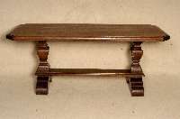 Landhaustisch, deutsch, im barocken Stil, Eiche massiv, zwei SÄulenbeine in stabiler AusfÜhrung, geschwungene AuslegerfÜße, rusti- kales ...