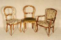 3 StÜhle, Italien, nach dem Vorbild von 1860/70, sogenannte LÖffelstÜhle, Buche massiv, gerieft, ein Bezug differiert, ca. 95x47x41 cm, Sh. 48 ...
