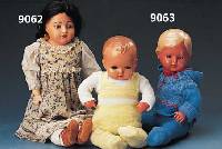 Konvolut aus zwei Celluloidpuppen, 50er u. 30er Jahre, 1x SchildkrÖtpuppe Christel, blonde modellierte Haare, feste blaue Glasaugen, Kleidung ...