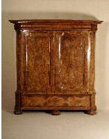Prunkdielenschrank, sÜddeutsch/wohl Hessen, um 1740/50, Korpus Weichholz/Hartholz (VerstÄrkungen), Wurzelnußfurnier gespiegelt, schÖnes ...