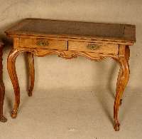 Tisch, deutsch, um 1760/70, wohl ehemaliger Seziertisch, RÜster, Eiche und Weichholz, 2 Schubalden ergÄnzt, eingelegte Schieferplatte, diese ...