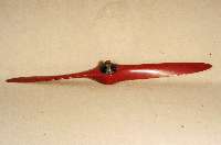 Propeller, deutsch, 30er Jahre, Rupp-Nabe, deutsches Reichspatent, rot lackiert, schwarze Kappe, minimal beschÄdigt, ca. 236 cm