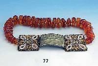 Bernsteinkette, Schließe mit Glasperlbesatz, um 1900/10, neu gefÄdelt, Schließe Metall Namensinitialen LLB, Trachtenschmuck, Ber- stein von ...
