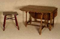 Oblongtable, England, um 1900, Eiche massiv, Eichefurnier, viktorianisch, FÜße mit reicher Drechselarbeit, Platte vielfach geschwungen, minimal ...