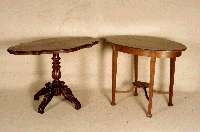 Tisch, deutsch, um 1860, Louis-Philippe, Platte Eiche massiv, diese in gebogener Form, balusterfÖrmiger Fuß in Nußbaum, 4-fach ausladend, Fuß ...