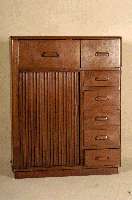 VielzweckmÖbel, England, um 1925, Korpus Weichholz, Eiche- und Buchefurnier, mit Ablageteil und Schubladenreihe, vertikal asymetrisch angeordnet, ...