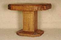 ArtDeco-Tisch, Frankreich, um 1930/35, Korpus Weichholz, Eiche massiv, Eichefurnier, Ecken abgeplattet, sparsam abstrakt floral verziert, Fuß ...