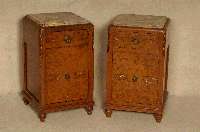 2 NachttischschrÄnkchen, Frankreich um 1910, Jugendstil, Weichholz massiv, mit Bierlack gefasst (optisch wie Holz), dezente florale Schnitzerei, ...