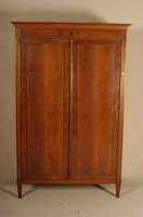 Kleider- bzw. WÄscheschrank, mitteldeutsch, um 1900, 2-tÜrig, Korpus Eiche und Kirschbaum massiv, Eiche- und Kirschbaumfurnier, vielfÄltige und ...