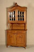 AufsatzmÖbel, Belgien, um 1880/90, Eiche massiv, auf Rahmen gearbeitet, Oberteil zweitÜrig mit vielen facettierten Spiegelglasscheiben, ...