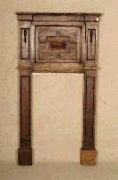 Kleine Kaminumrandung, wohl deutsch, um 1920, Rautenmuster, Buchenholz, dunkel gebeizt, kleine Teile in neuem Holz ergÄnzt, Perlleistendekor, ca. ...