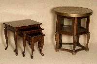Rauchvitrine, deutsch, um 1900/10, Eiche massiv, Eichefurnier, komplett auf Rahmen gearbeitet, Mittelteil verglast, 5-eckig, Beine verstrebt, ...
