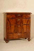 Kommode, deutsch, um 1860, SpÄtbiedermeier, Korpus Weichholz, Nußbaumfurnier, schÖne durchgehende Maserung, obere Schublade gebogen abgerundete ...