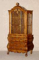 Barockstilvitrine, Holland, um 1950, Eiche massiv, Eichefurnier, schÖnes Furnierbild, Kanten abgeflacht, TatzenfÜße, aufgesetzte Zierleisten, ...