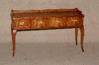 Konsolentisch, deutsch, um 1910, Korpus Weichholz, Birkefurnier, 4 Schubladen mit original BeschlÄge, 4 BarockstilfÜße, leicht gebogen, kleine ...