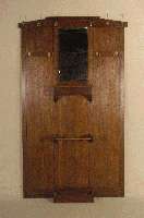 Gaderobe, deutsch, um 1910, Eiche massiv, Eichefurnier, mittig Spiegel mit Facettschliff, Ablagefach, Messinghaken erneuert, restauriert und neu ...