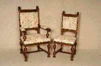 6 StÜhle, Holland, um 1880, Eiche massiv, elegante FÜße in Flaschenform, verstrebt, gerade RÜckenlehne, mit LÖwenkÖpfen dekoriert, neu ...