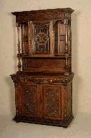 Buffetschrank, Frankreich, um 1900, Eiche massiv, Oberteil mit gedrechselten SÄulen, eintÜrig mit aufwendiger bunter Bleiverglasung , diese ...