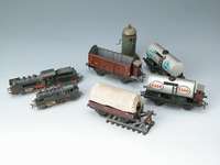 Tenderlokomotive und Personenzuglokomotive, MÄrklin, Spur HO, wohl 60er/70er Jahre, Personenzuglok Baureihe 3003, Lok-Nr. 24058, mit Tender, ...