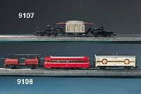 Konvolut MÄrklin, Spur HO, wohl 60er/70er Jahre, Blech, 2 x D-Zug-Wagen Nr. 4027 1. Klasse, 1 D-Zug-GepÄckwagen mit Schlusslichtern Nr. 4044, 2 ...