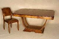 Tisch und 6 StÜhle, Frankreich, um 1920, ArtDeco, Korpus Weichholz, Nußbaum massiv, Nußbaum- bzw. Wurzelnußfurnier, Tisch mit geschnitzten ...