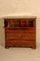 Kommode, deutsch, um 1840/50, SpÄtbiedermeier, Korpus Weichholz, Mahgonifurnier gespiegelt, 4 Schubladen, obere Schublade abklappbar als ...