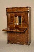 sogenannter RahmensekretÄr, deutsch/Pfalz, um 1830/40, Korpus Weichholz, Front auf Rahmen gearbeitet, Wurzelnußfurnier z.T. 4-fach gespiegelt, ...