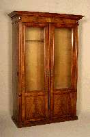 Vielzweck- bzw. WÄscheschrank, deutsch, um 1890, spÄtes GrÜnderzeitmÖbel, Korpus Weichholz/Eiche, innen und außen gleichermaßen hervorragend ...