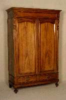Gaderobenschrank, deutsch, um 1910, Weichholz, Kirschbaumfurnier, zweitÜrig, mit Kirschbauminlets in Rahmenleiste gefaßt, aufgelegte ...