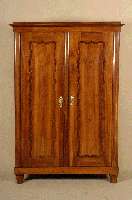 Schrank, wohl deutsch, um 1860/70, Kirschholz massiv, zweitÜrig, zerlegbar, Alters- und Gebrauchsspuren, FÜße sekundÄr, ca. 182x126x56 cm