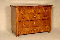 Kommode, wohl deutsch, um 1860/70, Kirschholz massiv, Kirschholzfurnier, vierschÜbig, kleinere Reparaturstellen, Alters- und Gebrauchsspuren, ...