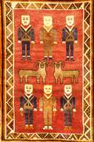 Gabbeh Alt, Persien, ca. 40 Jahre, Wolle auf Wolle, ca. 125 x 83 cm, SchÄtzwert: 580.- EURO. Menschen und Tierzeichnungen im Fond. Se lten und ...