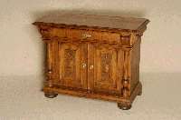 2-tÜriges SchrÄnkchen, deutsch, 1880/90, GrÜnderzeit, Korpus Weichholz/Hartholz, Eichefurnier, von ausgesuchter QualitÄt, TÜren auf Rahmen ...