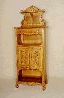 Sammlerschrank, Frankreich/wohl Nancy, um 1890/1900, sogenanntes 3. Barock, Rahmen Nußbaum massiv, bzw. Nußbaumfurnier, aufgelegte Schnitzereien ...