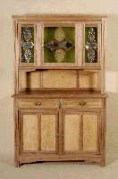 Buffetschrank, deutsch, um 1920, Jugendstil, Nußbaum massiv, Nußbaumfurnier, Oberteil 3 -tÜrig mit aufwendiger Verglasung, farblich (grÜn, rot ...