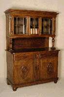 Aufsatzbuffet, deutsch, um 1910, Korpus Weichholz, Eiche massiv, Eichefurnier, auf KugelfÜßen, Unterteil 2-tÜrig mit aufgesetzten Schnitzereien, ...