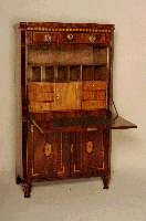 StandsekretÄr, Holland, um 1790, Louis XVI, Korpus Eiche, Mahagonifurnier, reich intarsiert mit verschiedenen ObsthÖlzern, Innenleben mit 6 ...
