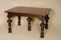 Ausziehtisch, deutsch, um 1880, Renaissancestil, Eiche massiv, gedrechselte Beine aus dem Vollholz, mit Flachschnitzereien, EinlegebÖden nicht ...